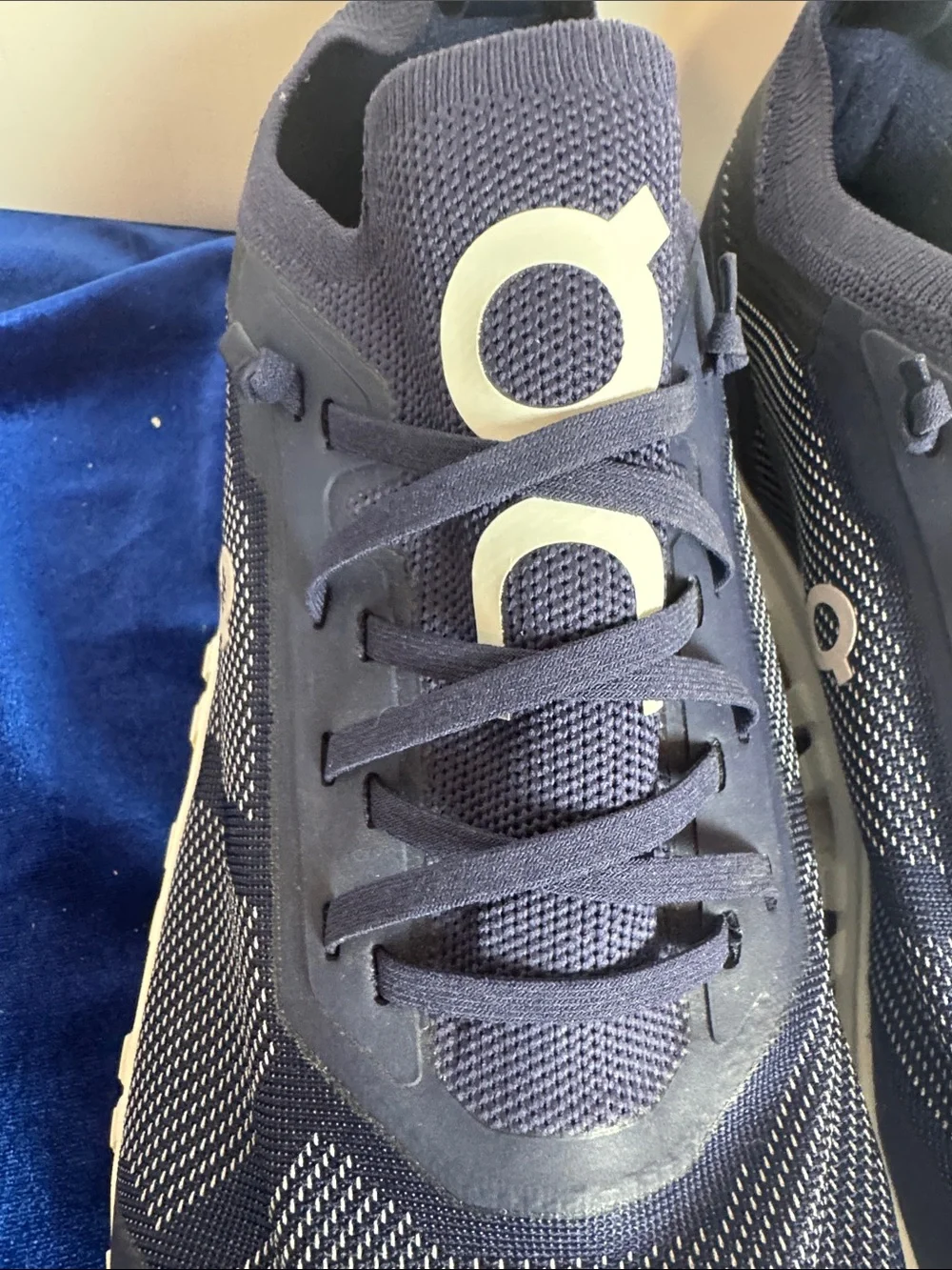 On Running Men's Cloud Versa 6 Navy and White